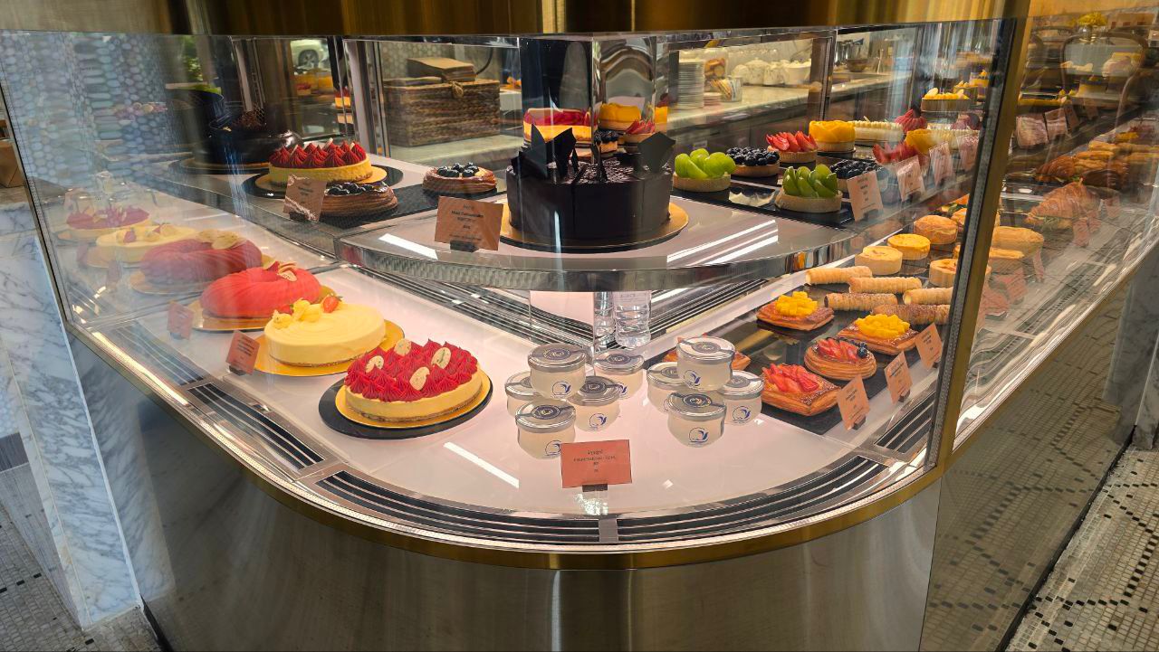 Shangri-La Hotel Cambodia dessert display